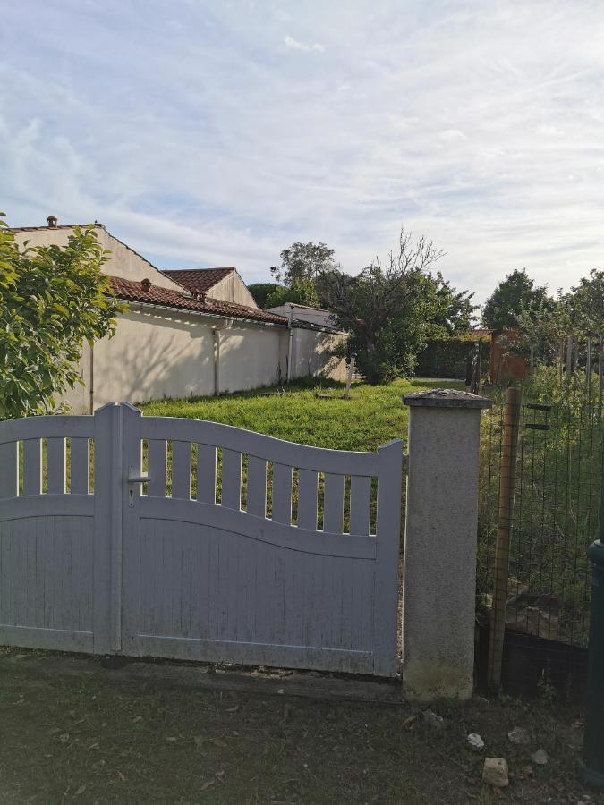 Comme a la maison La Jonchere Extérieur photo